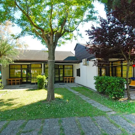 Holiday home Locazione Turistica Borsetti.11 *