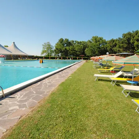Holiday home Locazione Turistica Borsetti.11 *