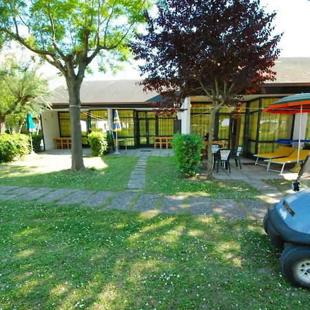 Locazione Turistica Borsetti.11 Holiday home *