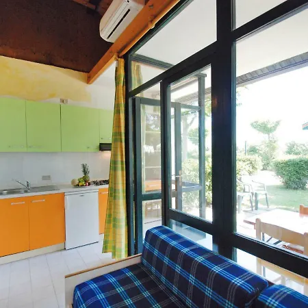 Holiday home Locazione Turistica Borsetti.11 *